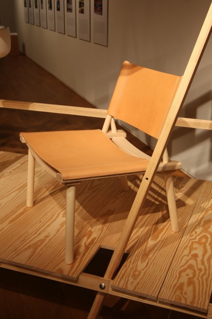 December Chair von Jasper Morrison für Nikari, gesehen bei