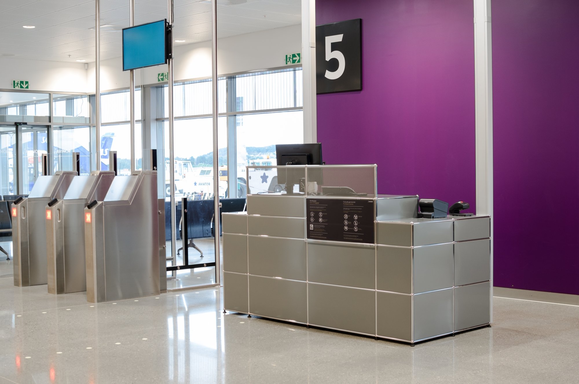 USM Haller Möbel am Flughafen
