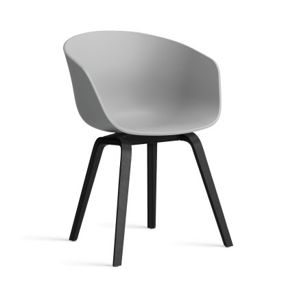 About A Chair AAC 22 Armlehnstuhl, Concrete grey 2.0, Eiche schwarz lackiert