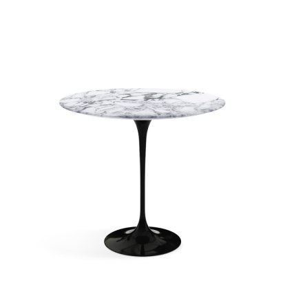 Saarinen Beistelltisch oval, schwarz, Marmor Arabescato (weiß mit grauen Einfärbungen)