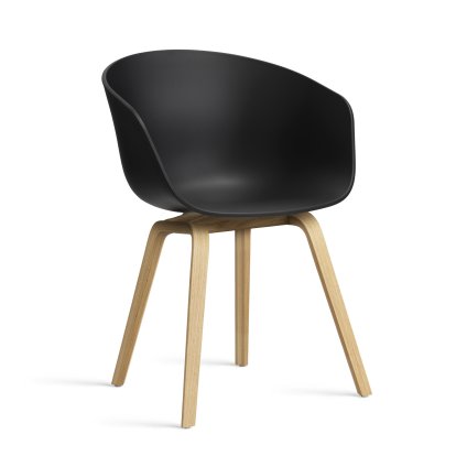 About A Chair AAC 22 Armlehnstuhl, Black 2.0, Eiche lackiert